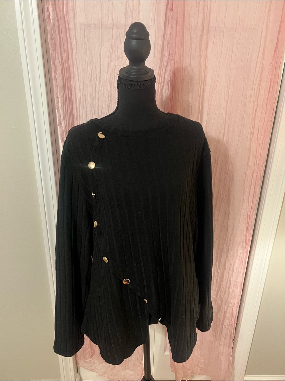 Black Women's Button-Accent Ribbed Sweater
